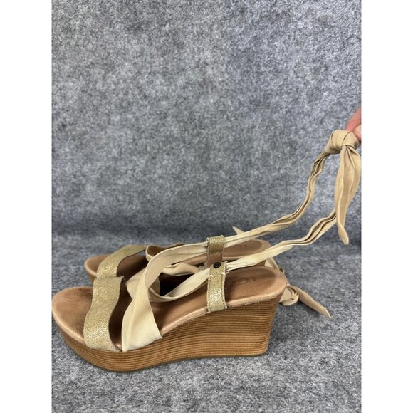UGG Wedge Sandal Shoes Womens Size 6.5 Gold Glitter Strap Beige Tie Up - Picture 4 of 8